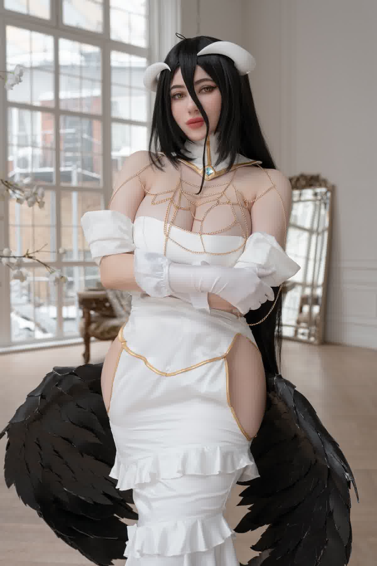 Hot Alina Becker Albedo cosplay photo 4