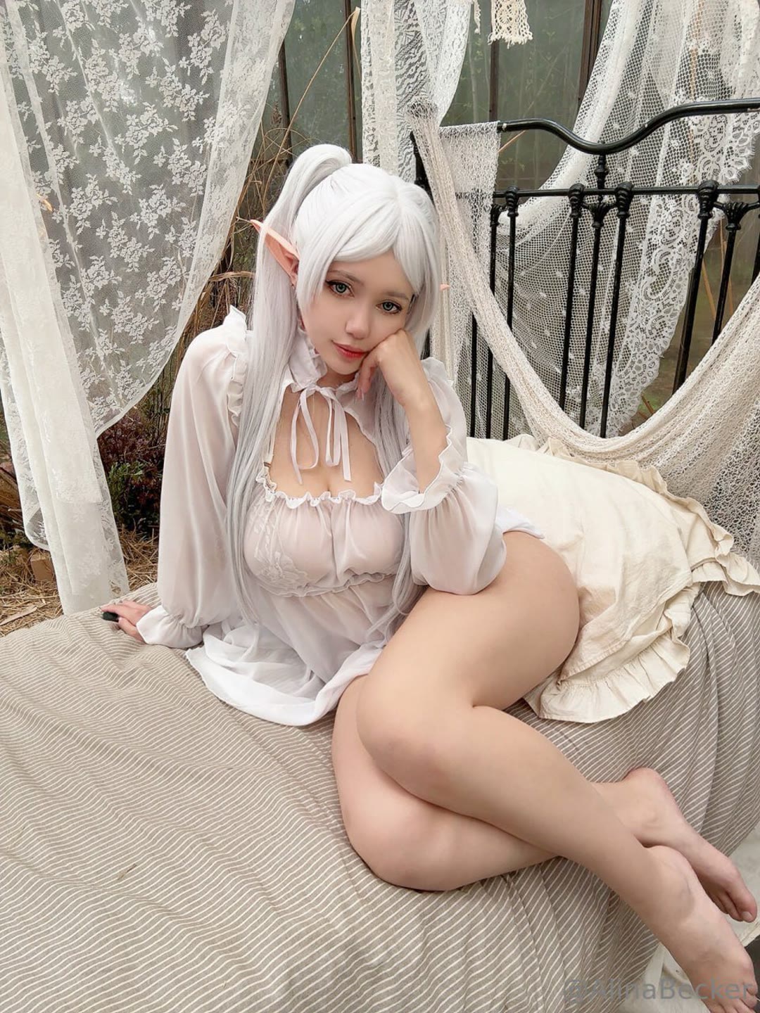 Frieren hot anime cosplay photoshoot