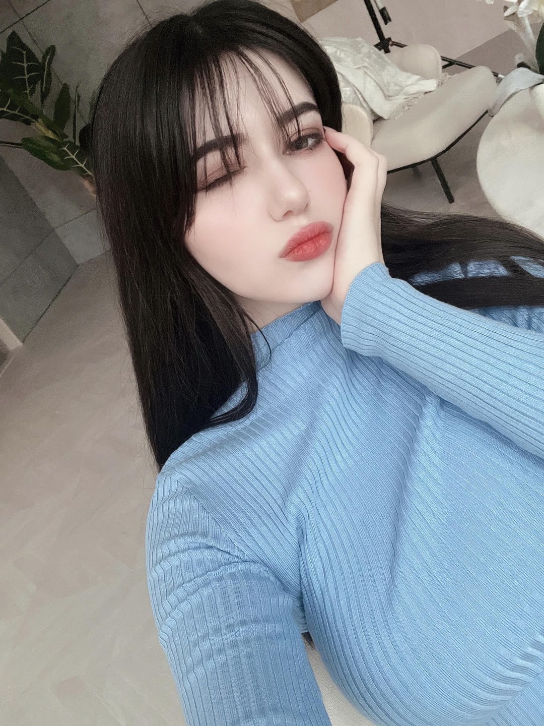 Guitar Sistar hot cosplay by Alina Becker 10