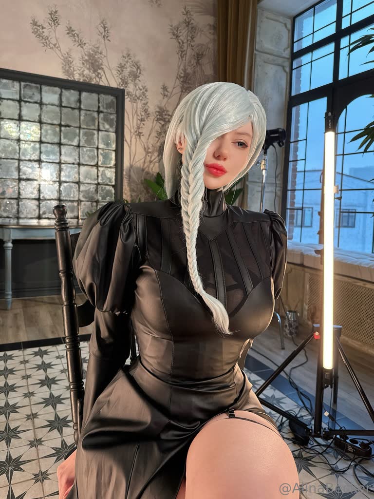 Alina Becker sexy Mei Mei cosplay gallery photo 5