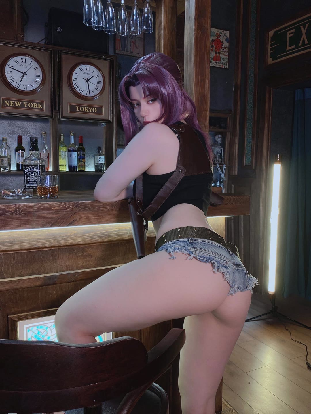 Alina Becker Revy Black Lagoon sexy cosplay photoshoot HD image 37