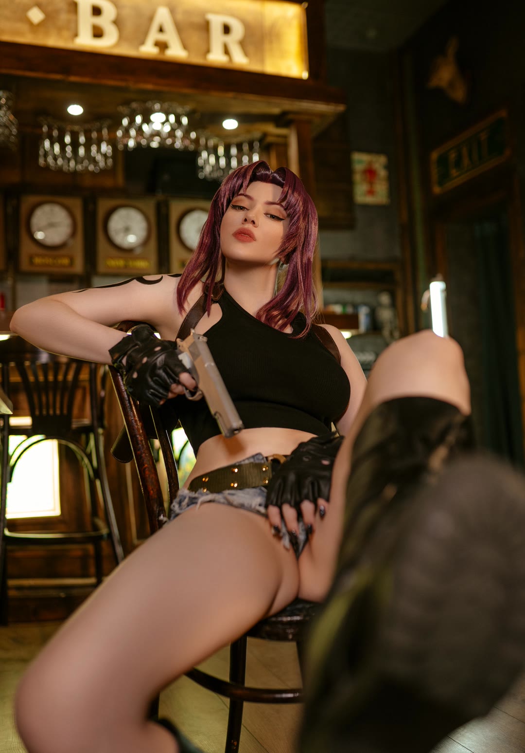 Alina Becker Revy Black Lagoon sexy photoshoot cosplay girl 6