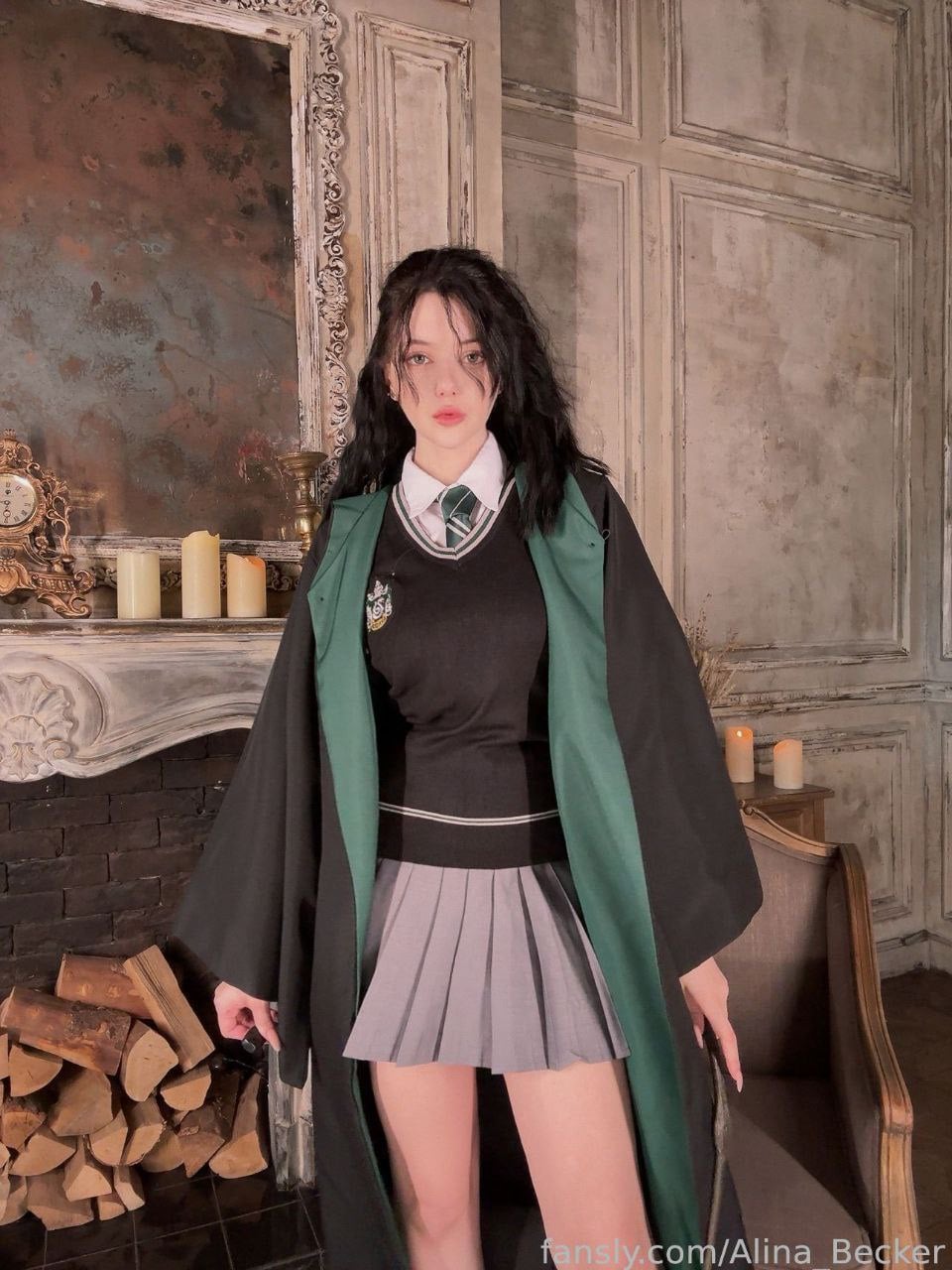Alina Becker Slytherin cosplay sexy photo 1