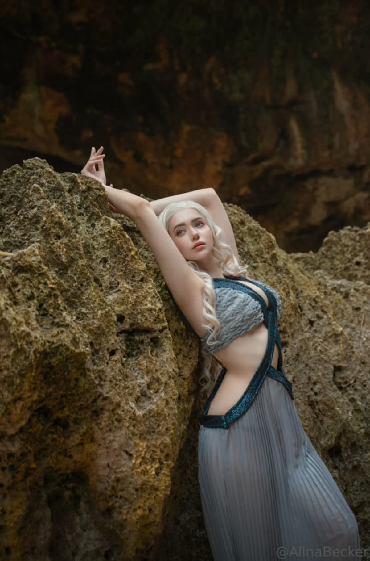 Daenerys cosplay fantasy photoshoot