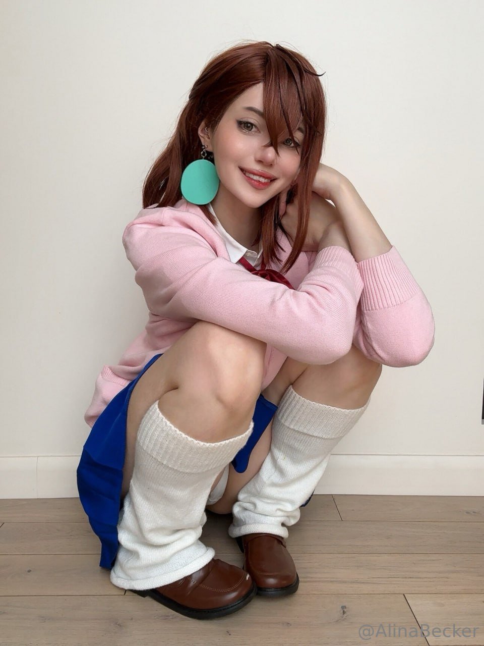 Alina Becker Momo Ayase cosplay portrait 9