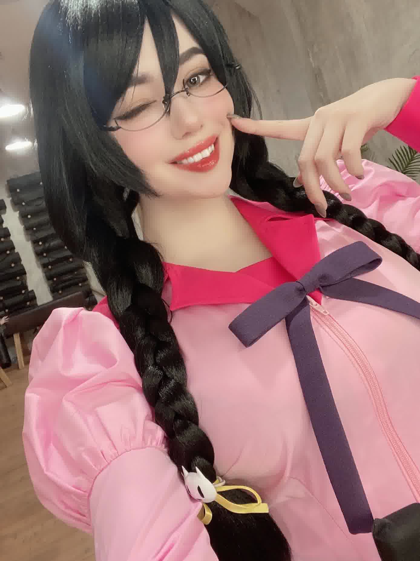 Alina Becker Tsubasa Hanekawa cosplay photo 23 adult cosplay Monogatari