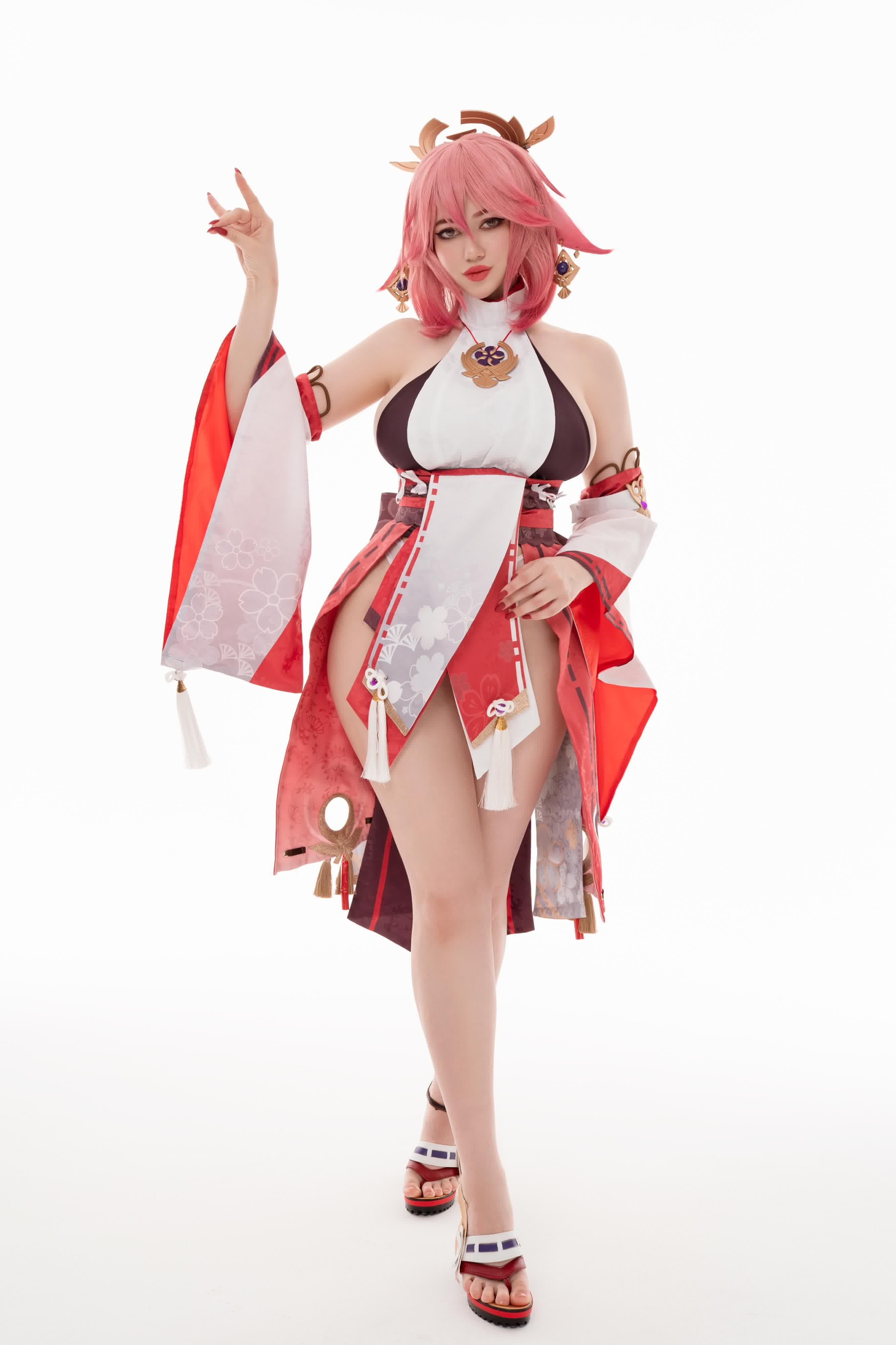 Alina Becker Yae Miko cosplay erotic HD wallpaper