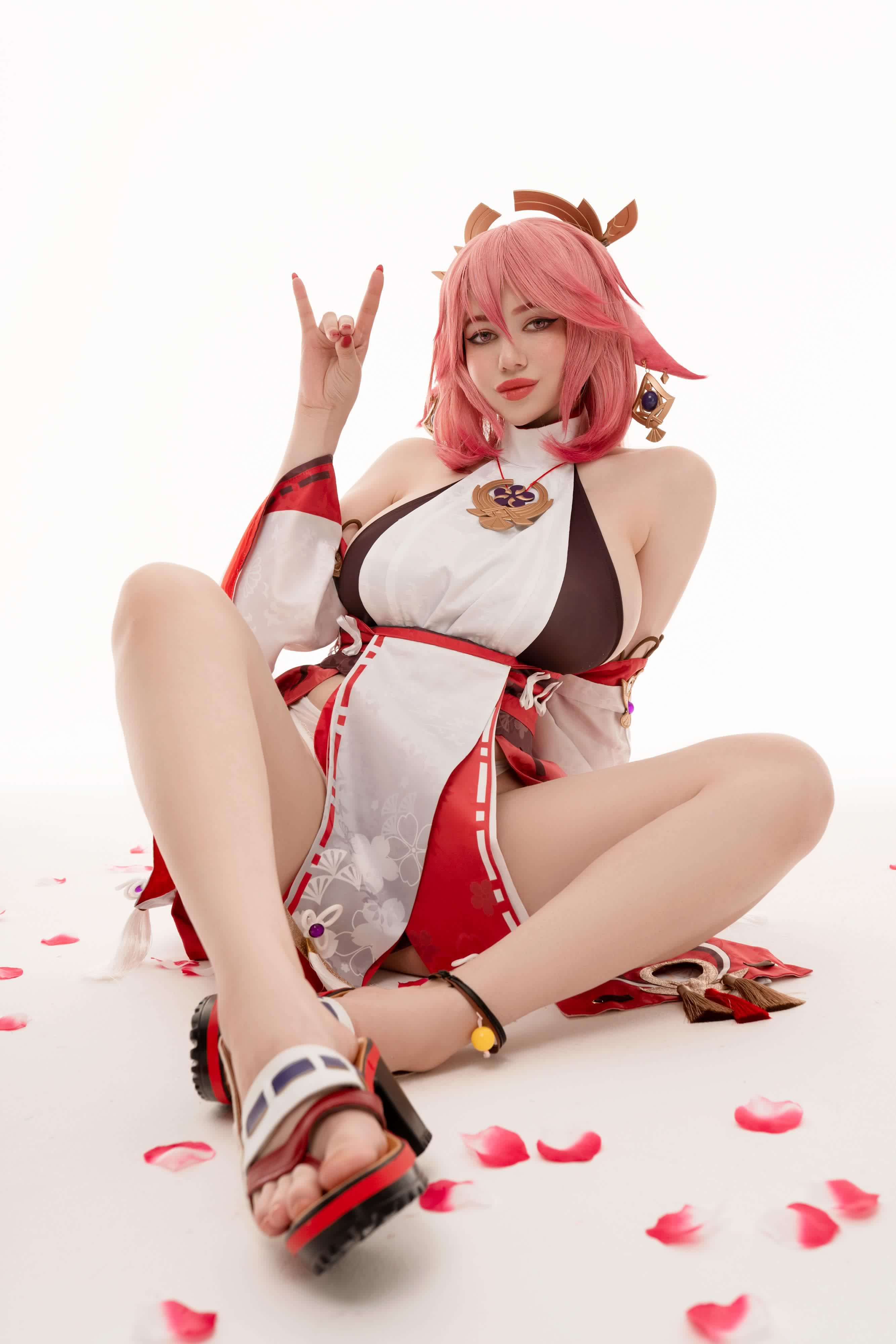 Yae Miko cosplay adult sexy gallery HD