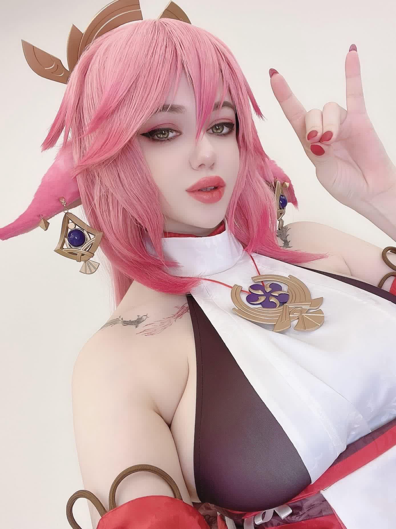 Alina Becker Yae Miko cosplay erotic HD gallery