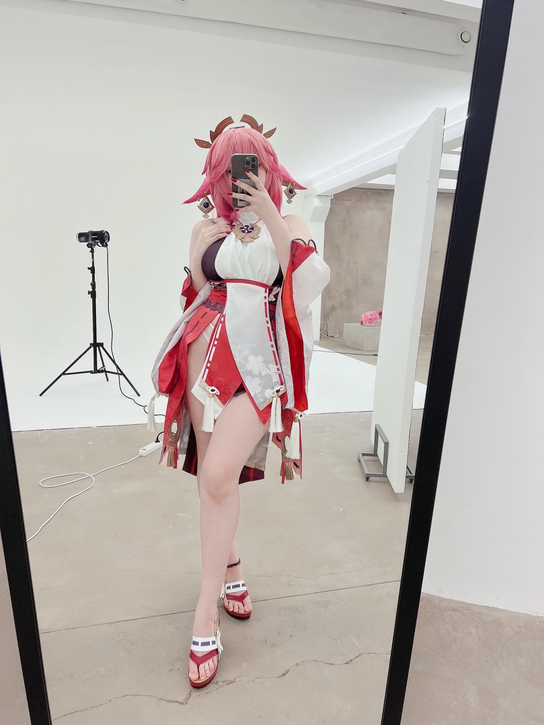 Yae Miko cosplay sexy adult studio photoshoot HD